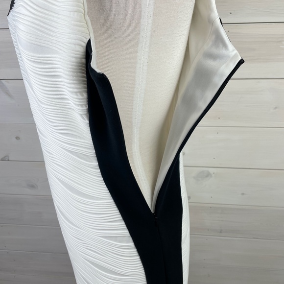 Joseph Ribkoff white ribbed sleeveless fitted dress - Picture 5 of 10